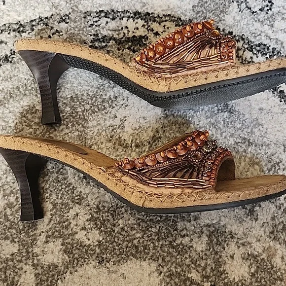 Rialto Beaded Sandal - Picture 6 of 6